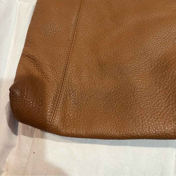 MICHAEL MICHAEL KORS LARGE HOBO IN COGNAC PEBBLED LEATHER - Picture 2 of 12